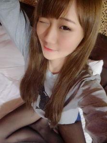 游戏女主播换衣服