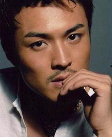 演员于小伟个人资料,从荧幕新星到实力派演员的成长之路